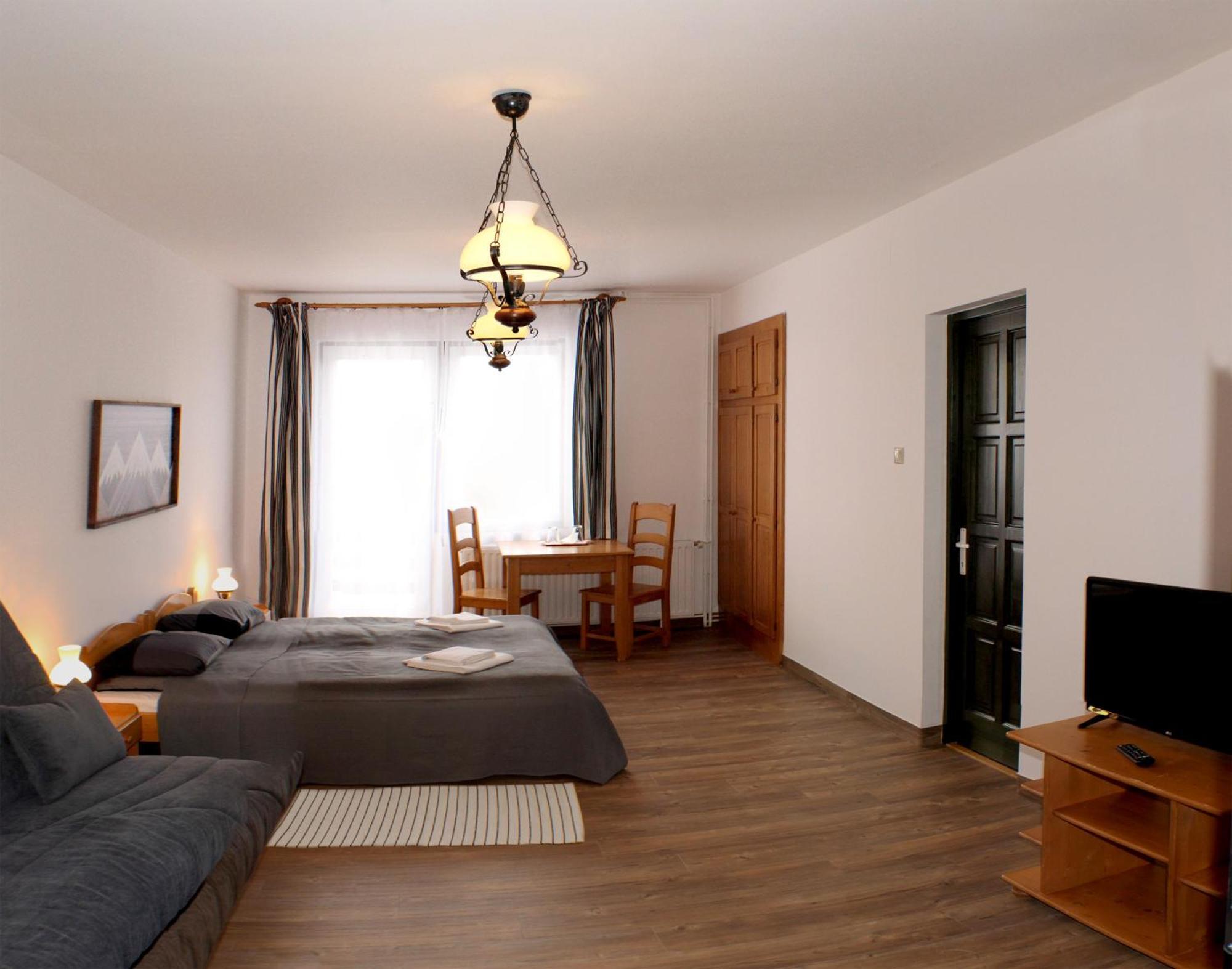 Sugo Panzio Madarasi Hargita Hotel Izvoare  Exterior photo