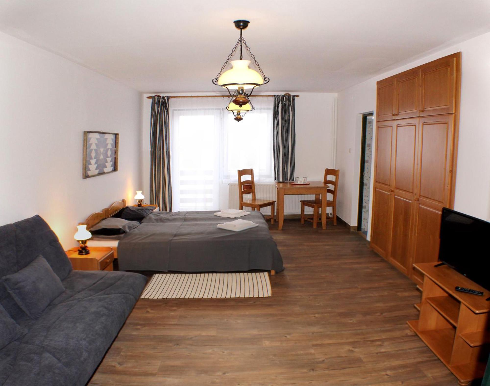 Sugo Panzio Madarasi Hargita Hotel Izvoare  Exterior photo